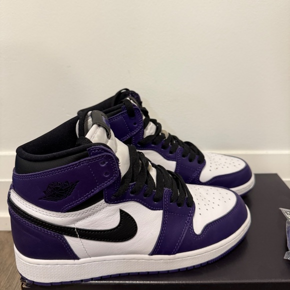 Nike Jordan 1 High Top Size 7 women's, 5.5 Kids - Picture 4 of 4